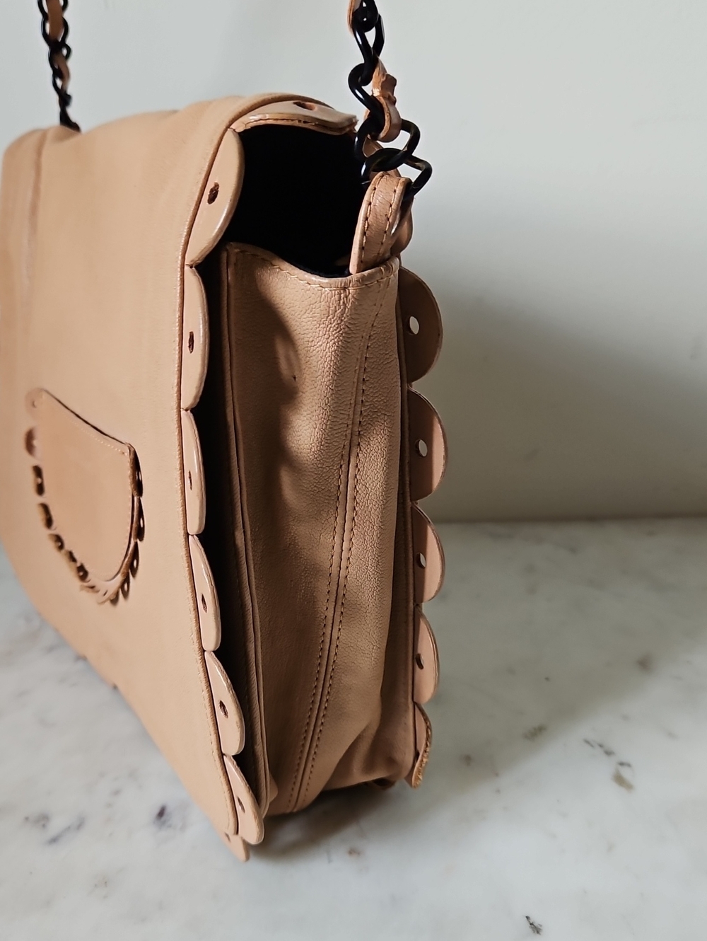 SEE BY CHLOE: Medium Scalloped Logo Bow Strap Leather Crossbody - Picture 7 of 8